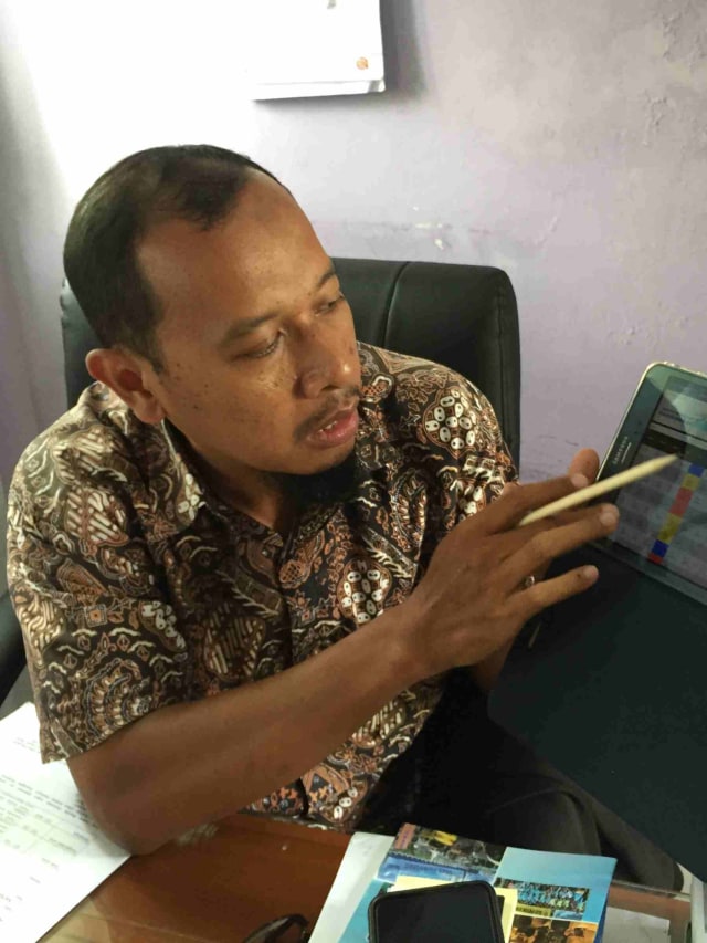 Kepala UPT Laboratorium Pengujian Kualitas Lingkungan Dinas Lingkungan Hidup (DLH) Kota Yogyakarta, Sutomo. Foto: Arfiansyah Panji Purnandaru/kumparan