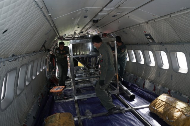 Persiapan Operasi TMC di Lanud Halim