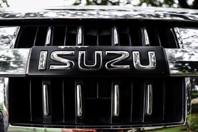Logo Isuzu Foto: Bangkit Jaya Putra/kumparan