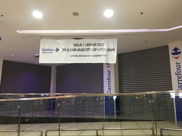 Carrefour di Supermall Karawaci tutup per 1 Januari 2020. Foto: Elsa Toruan