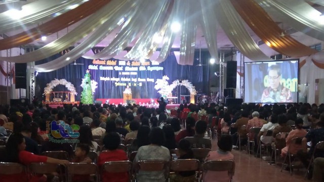 Bupati Bojonegoro, Dr Hj Anna Muawanah, saat hadiri Perayaan Natal Bersama umat Kristiani se Kabupaten Bojonegoro, di Gedung Tri Dharma Bojonegoro. Jumat (03/01/2020) 
