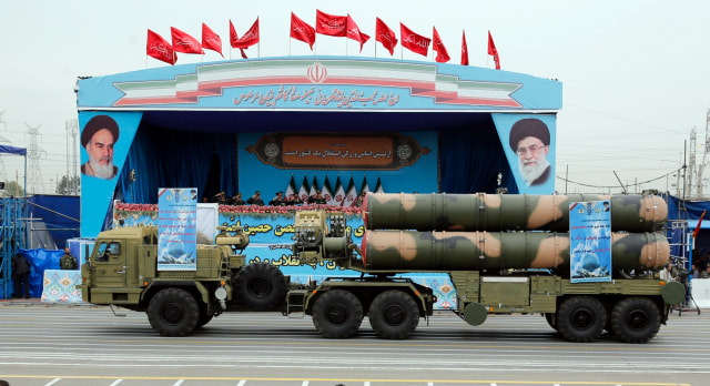 Parade sistem persenjataan Iran. Foto: AFP/STR