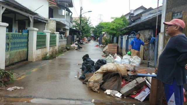 Kondisi usai banjir di Ciledug Indah, Tangerang, Minggu (5/1).  Foto: Adhim Mugni Mubarok/kumparan 
