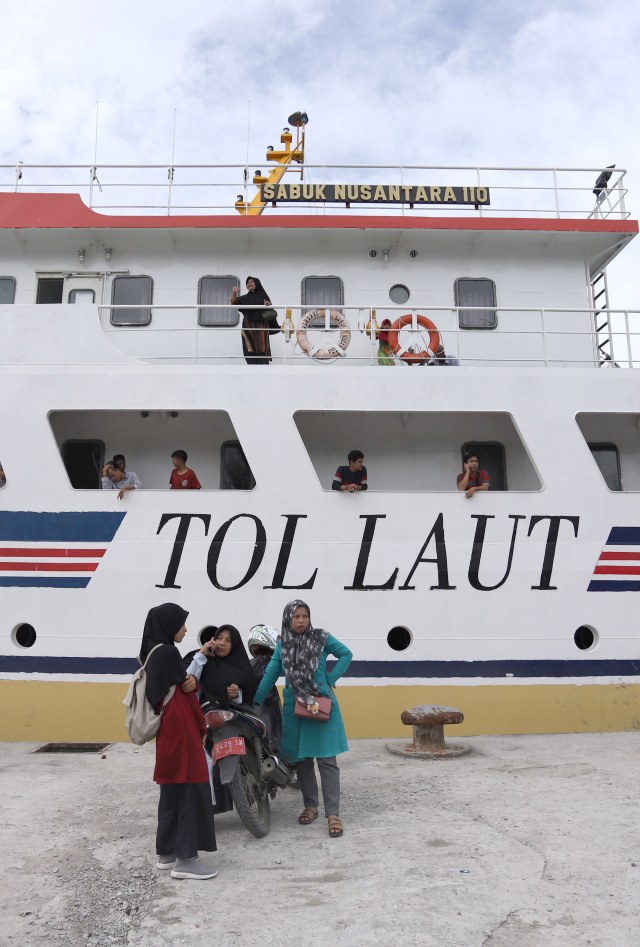KM Sabuk Nusantara 110 merupakan kapal tol laut pada lintasan perintis di Aceh. Foto: Windy Phagta/acehkini