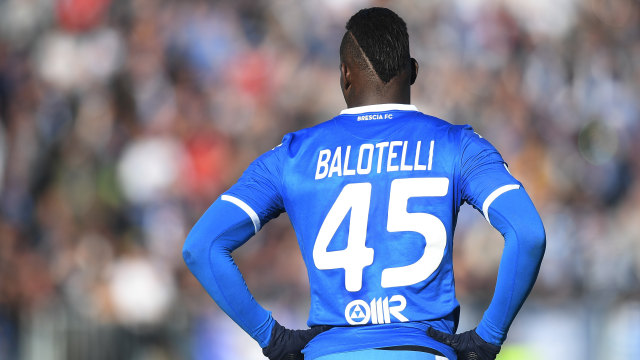 Mario Balotelli, pemain Brescia. Foto: REUTERS/Daniele Mascolo