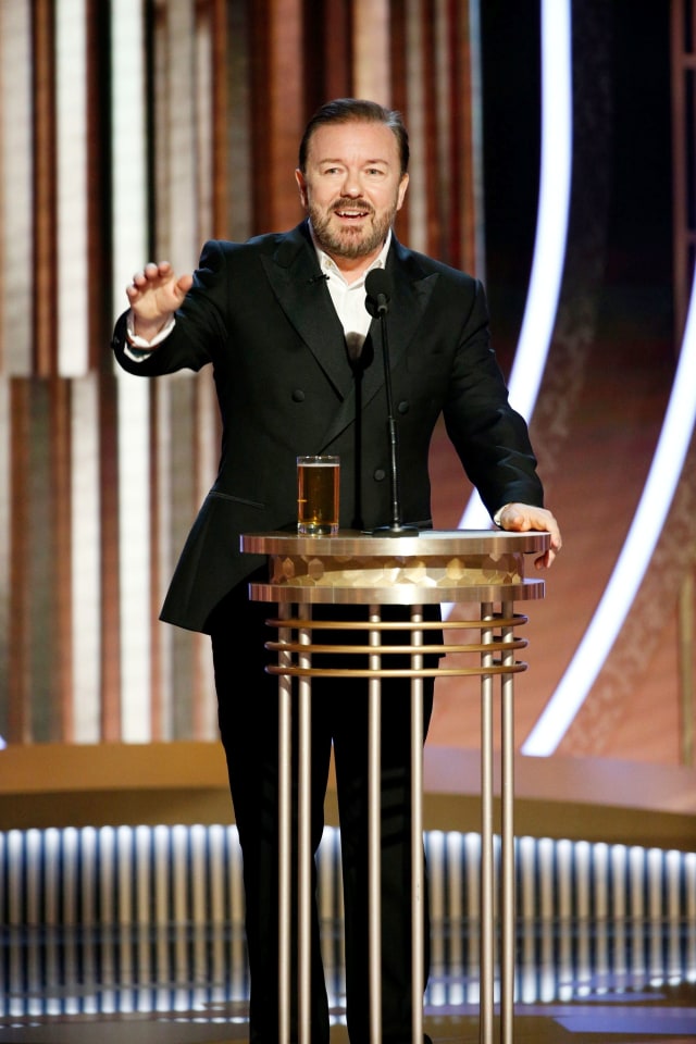 Ricky Gervais di  Golden Globe Awards ke 77 di Beverly Hills, California, Amerika Serikat.  Foto: Paul Drinkwater / NBCUniversal / via REUTERS