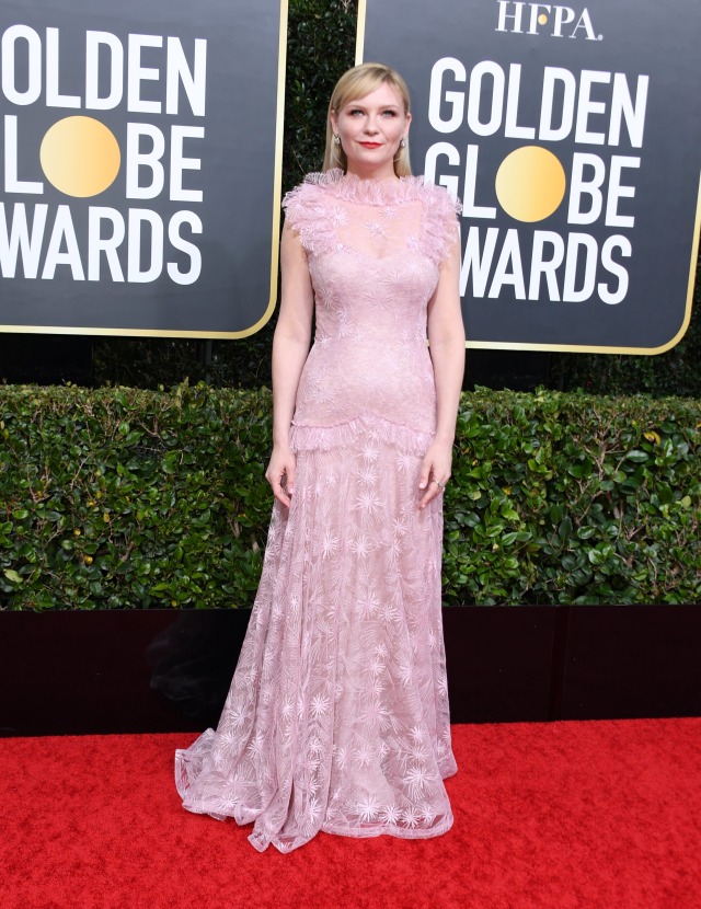 Parade Gaun Mewah Selebriti di Red Carpet Golden Globes 2020 (6266)