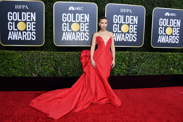 Parade Gaun Mewah Selebriti di Red Carpet Golden Globes 2020 (6262)