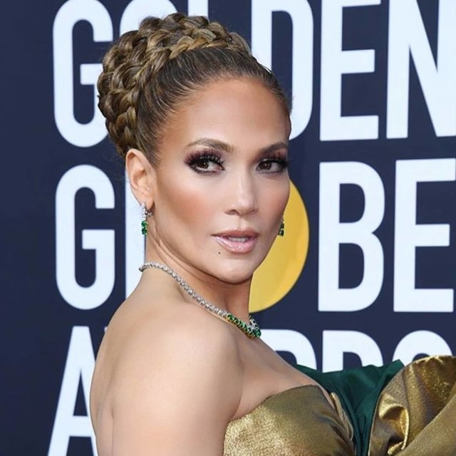 Riasan Wajah Jennifer Lopez di Golden Globes 2020 Foto: Instagram @scottbarnes68