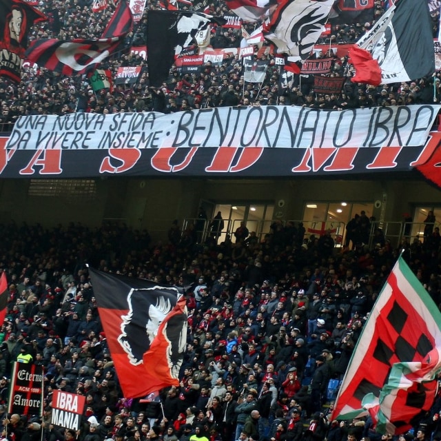 Spanduk dari fans Milan untuk Ibrahimovic. Foto: Dok. AC Milan