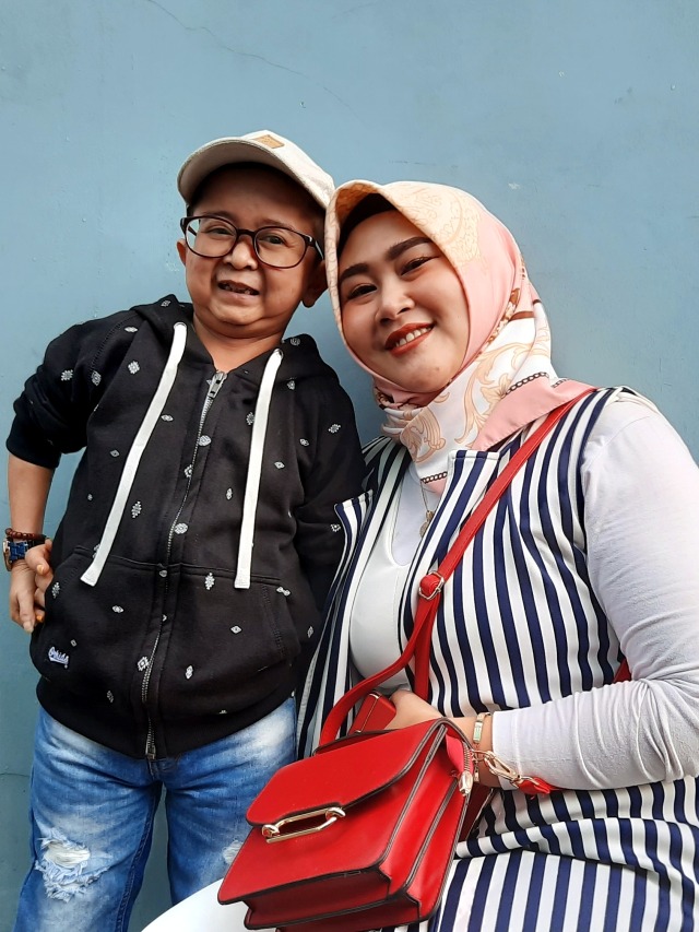 Daus Mini dan istri, di kawasan Kapten Tendean, Jakarta Selatan, Selasa (7/1). Foto: Maria Gabrielle Putrinda/kumparan