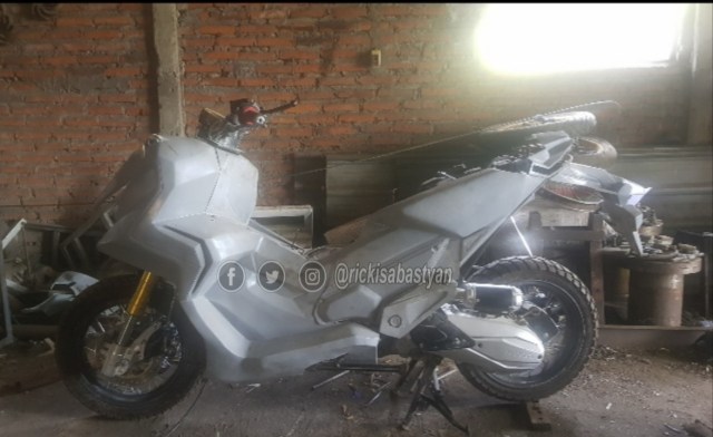 Honda Vario modifikasi jadi X-ADV
