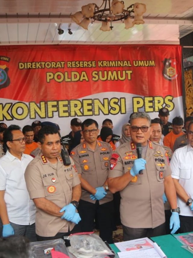 Polda sumut menggelar konferensi pers pembunuhan terhadap hakim PN Jamaluddin, di Mapolda Sumatera Utara, Rabu (8/1). Foto: Rahmat Utomo/kumparan