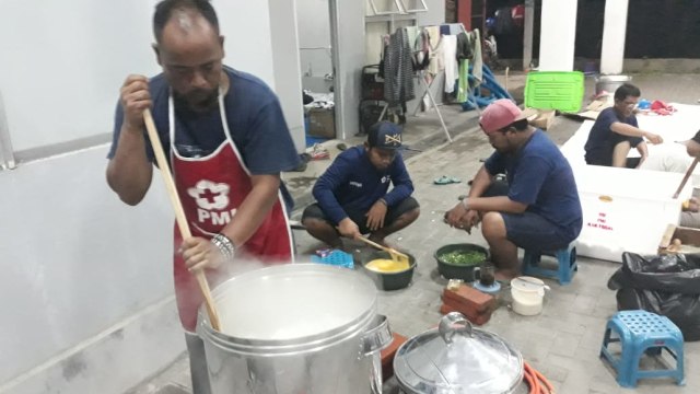 PMI Kabupaten Tegal Dirikan Dapur Umum untuk Korban Banjir