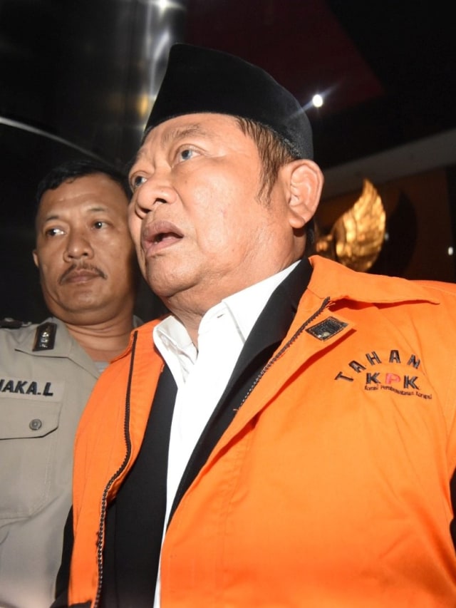 Bupati Sidoarjo Saiful Ilah ditahan penyidik usai menjalani pemeriksaan di Gedung KPK, Jakarta. Foto: ANTARA FOTO/Indrianto Eko Suwarso