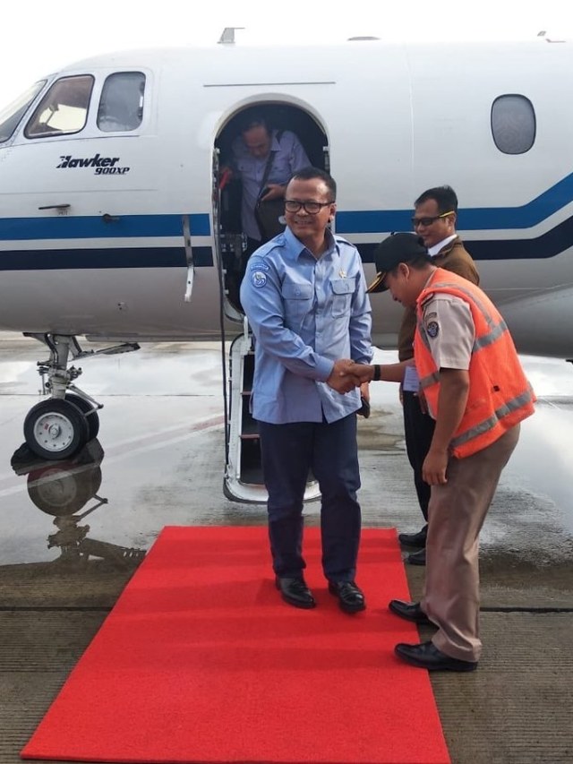 Menteri Kelautan dan Perikanan Edhy Prabowo menggunakan private jet saat kunjungan kerja ke Kalimantan Barat. Foto: Twitter/@Edhy_Prabowo