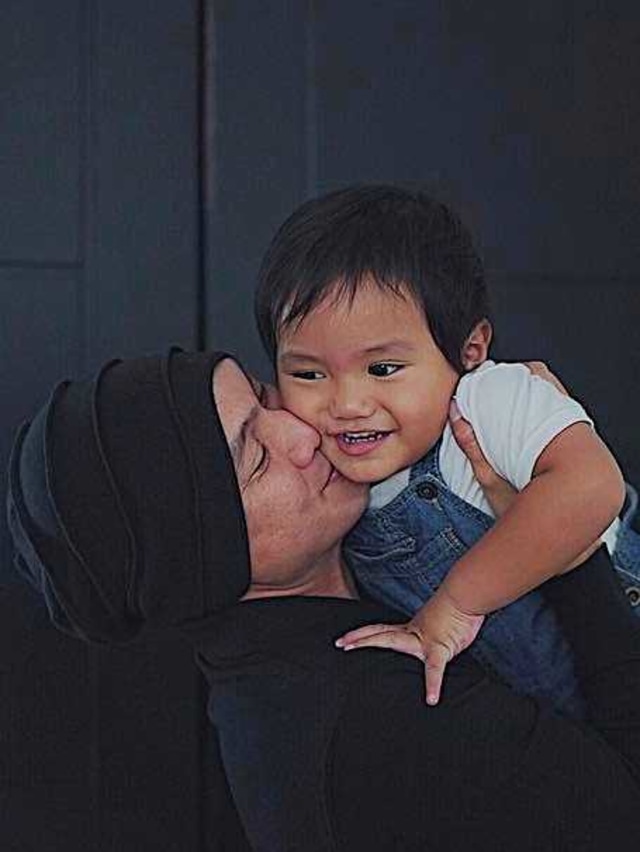 Anji dan anaknya, Sigra. Foto: Instagram / @anji.akunkedua