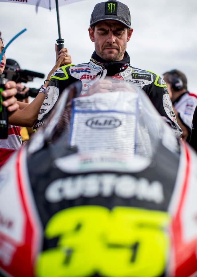 Pebalap MotoGP asal Inggris, Cal Crutchlow. Foto: Reuters