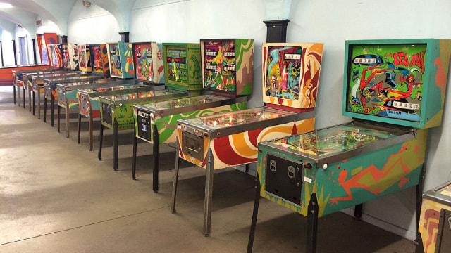 1024px-Cedar_Point_Pinball_Machines_(14847892452).jpg