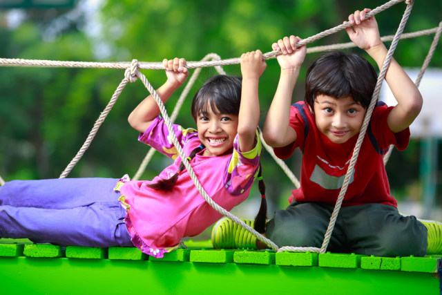 com-Ilustrasi anak bermain dengan sebayanya. Foto: Shutterstock