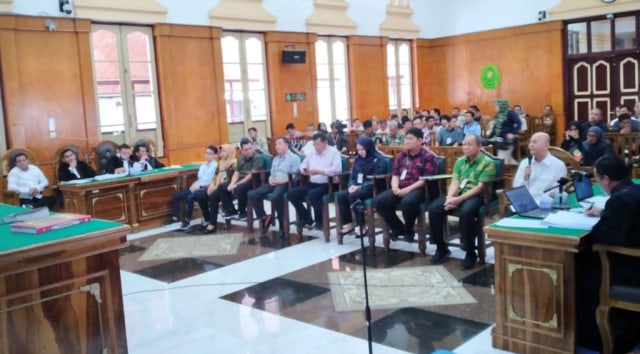 Plt Wali Kota Medan dan Pegawai Pemko Hadiri Persidangan Dzulmi Eldin (398935)