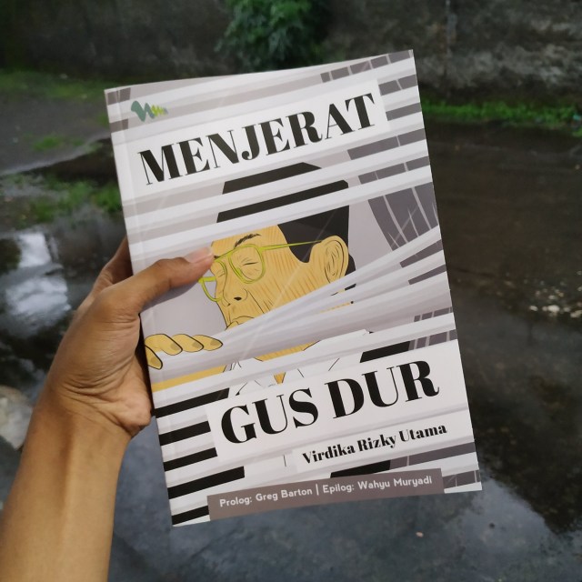 Buku 'Menjerat Gus Dur' (Foto: Twitter @akalbuku)