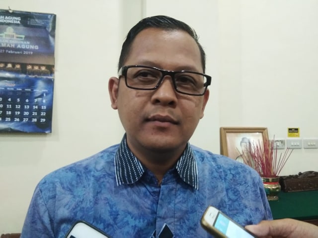 JPU KPK, Taufiq Ibnugroho, saat diwawancara awak media usai sidang perkara tipikor suap Bupati Lampung Utara, Kamis (9/1) | Foto: Obbie Fernando/Lampung Geh