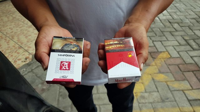 Dua merk rokok yang ada di bawah naungan Philip Morris International