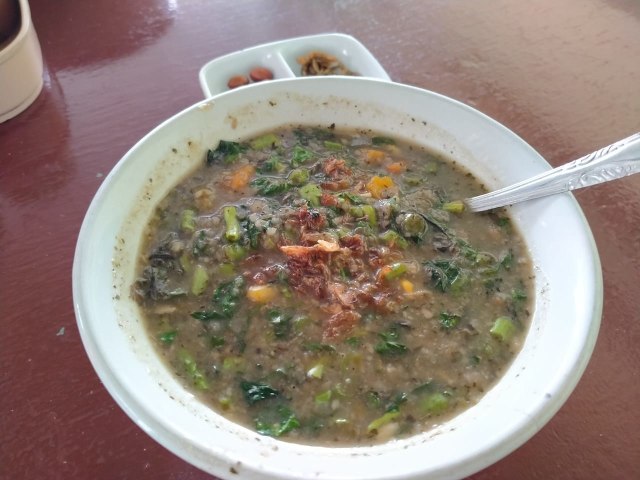 Menikmati Sajian Bubur Pedas dari Warung 'Pa’ Ngah' di Pontianak (875032)