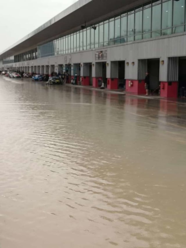 Banjir di Dubai. Foto: Instagram / @motorsportsimulator