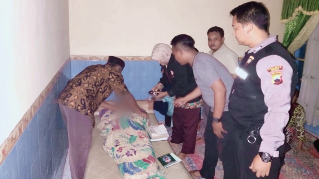 Seorang orang petani di Desa Siwungkuk, Kecamatan Wanasari, Kabupaten Brebes tewas tersambar petir. (Foto: Fajar Eko) 