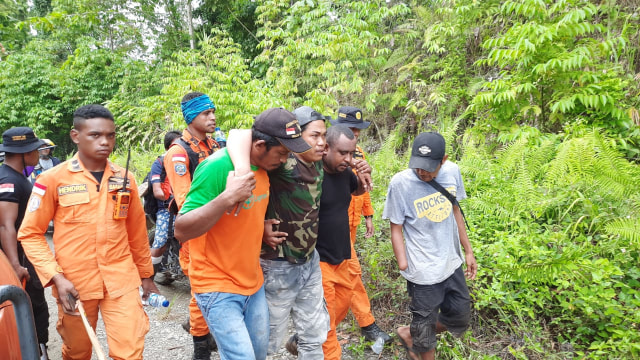 Ahmad Handoko yang hilang didalam hutan, ditemukan dalam keadaan selamat. Foto : Humas Basarnas