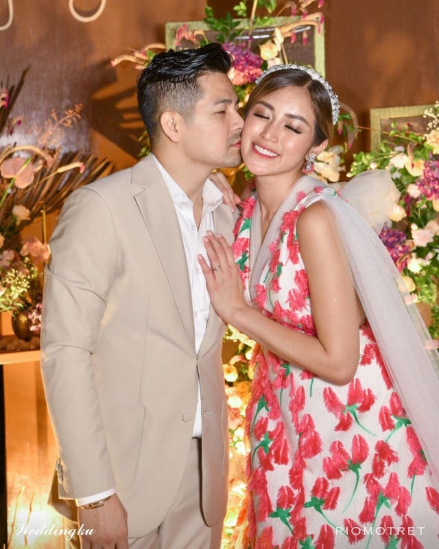 Sering Dikira Pacaran, 6 Potret Kedekatan Artis dengan Sang Kakak (219594)