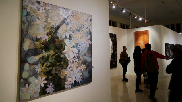 Pameran lukisan bertajuk "Energy" yang memajang karya 13 seniman termasuk karya Jeihan Sukmantoro yang wafat akhir 29 November 2019. (Foto-foto: Agus Bebeng/bandungkiwari.com)