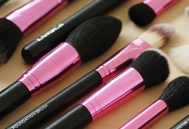 Rekomendasi Brush Set Lokal yang Praktis dan Mudah untuk Dipakai Pemula