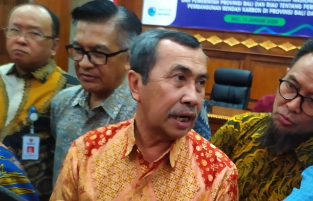 Gubernur Riau Syamsuar - ACH