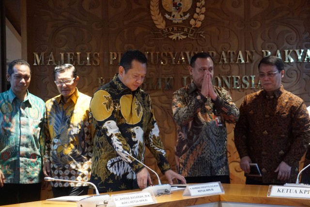Pimpinan KPK, Firli Bahuri sambangi MPR, Bambang Soesatyo
