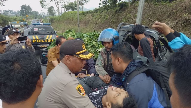 Kecelakaan di Tanjakan Emen Subang Dua Orang Luka luka 