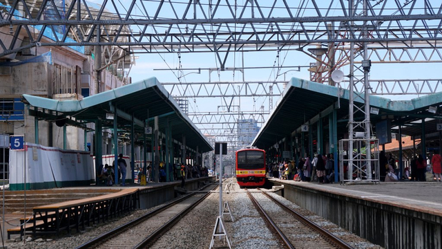 IIustrasi KRL-Commuter Line