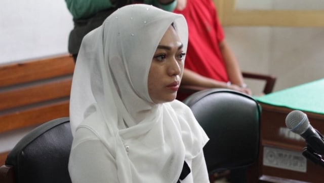Febi saat mengikuti persidangan di Pengadilan Negeri Medan. Foto: Rahmat Utomo/kumparan 