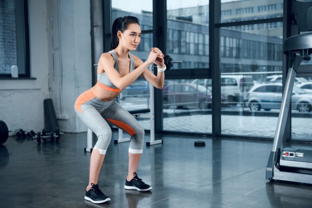 Ilustrasi Squat Foto: Dok. Shutterstock