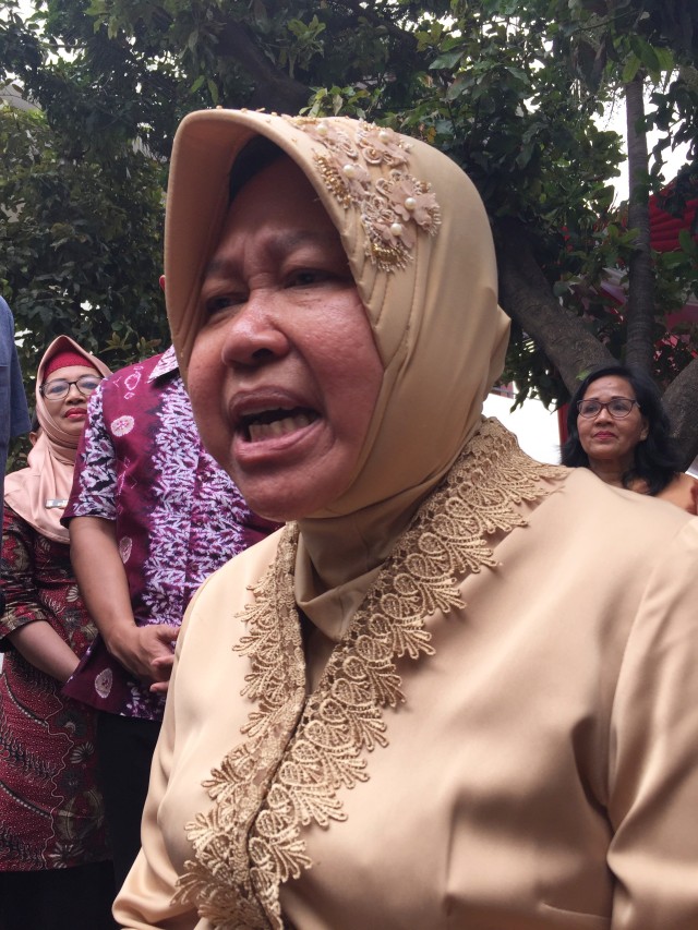 Wali Kota Surabaya Tri Rismaharini di SD di Surabaya, Rabu (15/1).  Foto: Yuana Fatwalloh/kumparan 