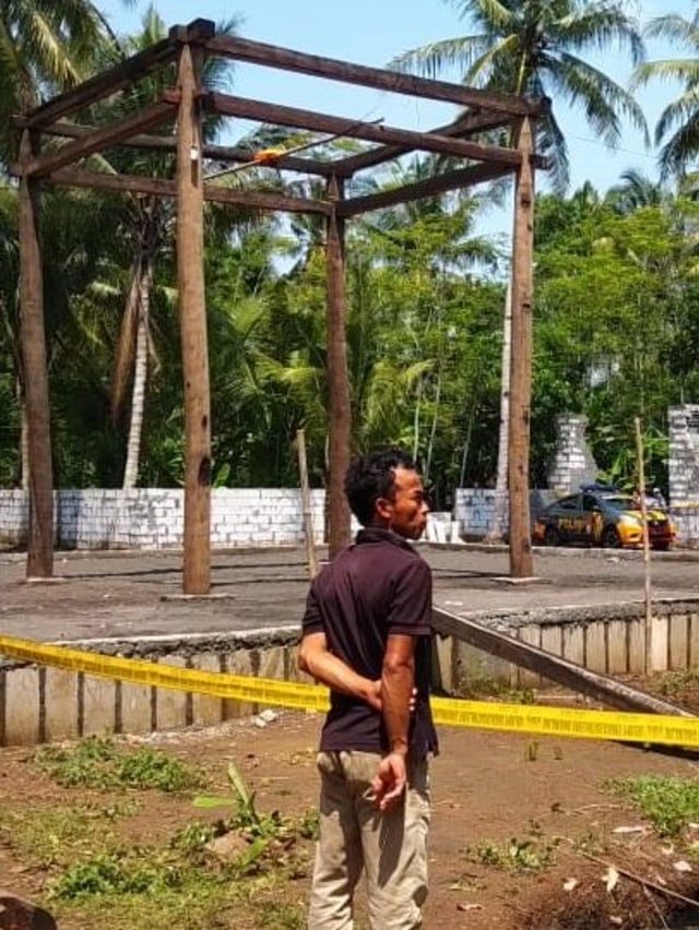 Garis polisi terpasang di Keraton Agung Sejagat.  Foto: Dok. Hiya Fadhilatul Ulya