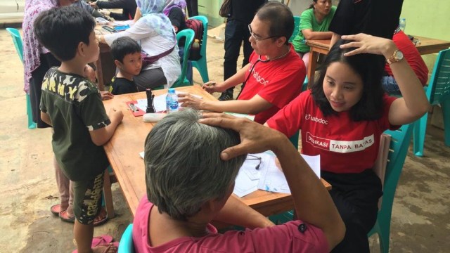 kumparan dan Halodoc, Posko Kesehatan di Bekasi