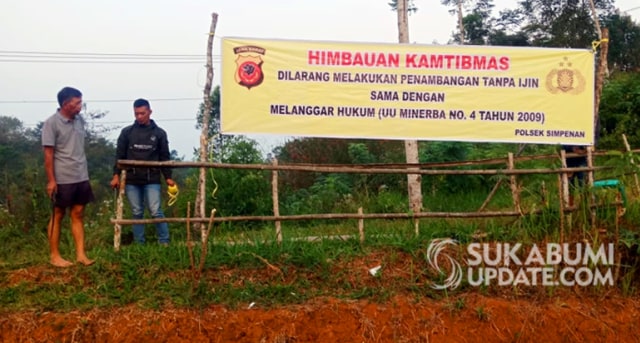 Spanduk imbauan dan larangan aktivitas penambangan liar yang diterbitkan Polres Sukabumi. | Sumber Foto:Istimewa