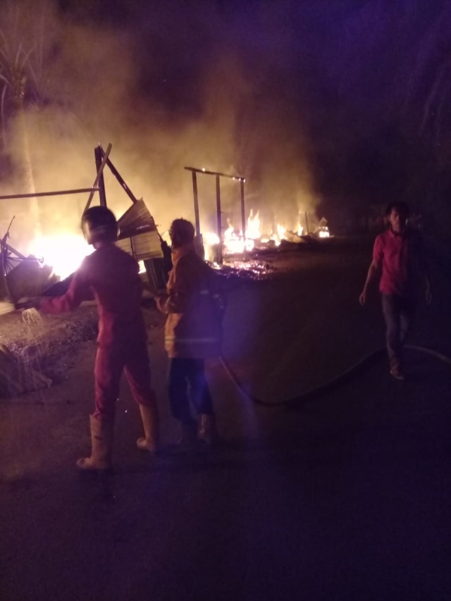 Kebakaran kios di Aceh Tamiang. Dok, BPBD Aceh Tamiang