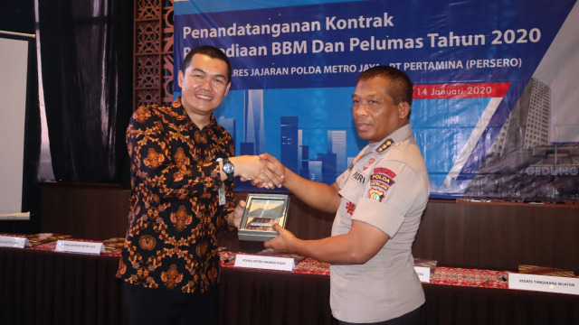 com-Pertamina MOR III Pasok BBM dan Pelumas untuk Polda Banten Foto: Dok. Pertamina