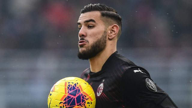 Detik-detik Theo Hernandez Cetak Gol Solo Spektakuler Milan ke Gawang Atalanta (36887)