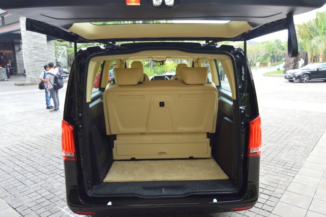 Interior dan bagasi Mercedes-Benz V-Class Vito Foto: Bagas Putra Riyadhan/kumparan