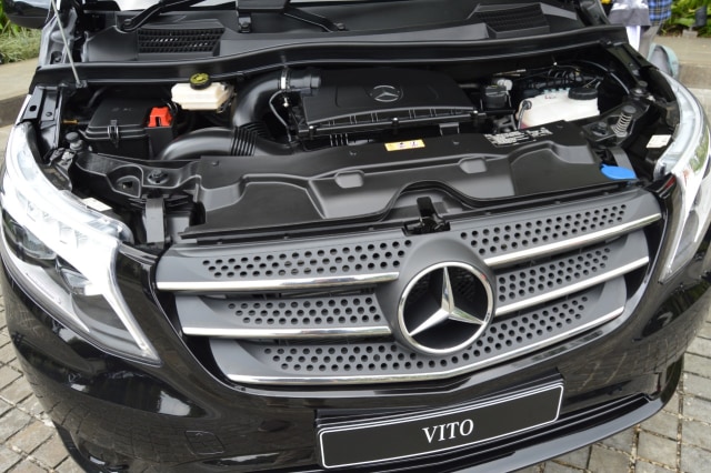 Mesin Mercedes-Benz V-Class Vito Foto: Bagas Putra Riyadhana/kumparan